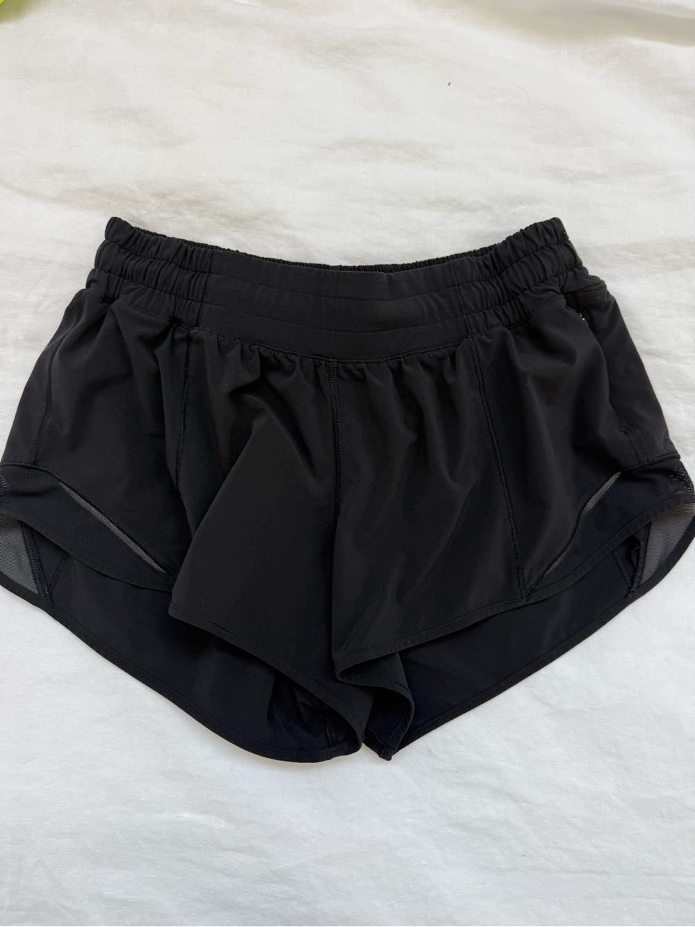 Lululemon Hotty Hot low rise 2.5” black Running Shorts